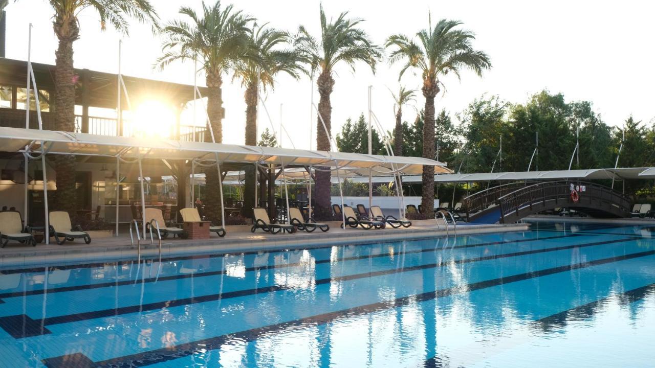 Crystal De Luxe Resort & Spa Kemer Exterior foto