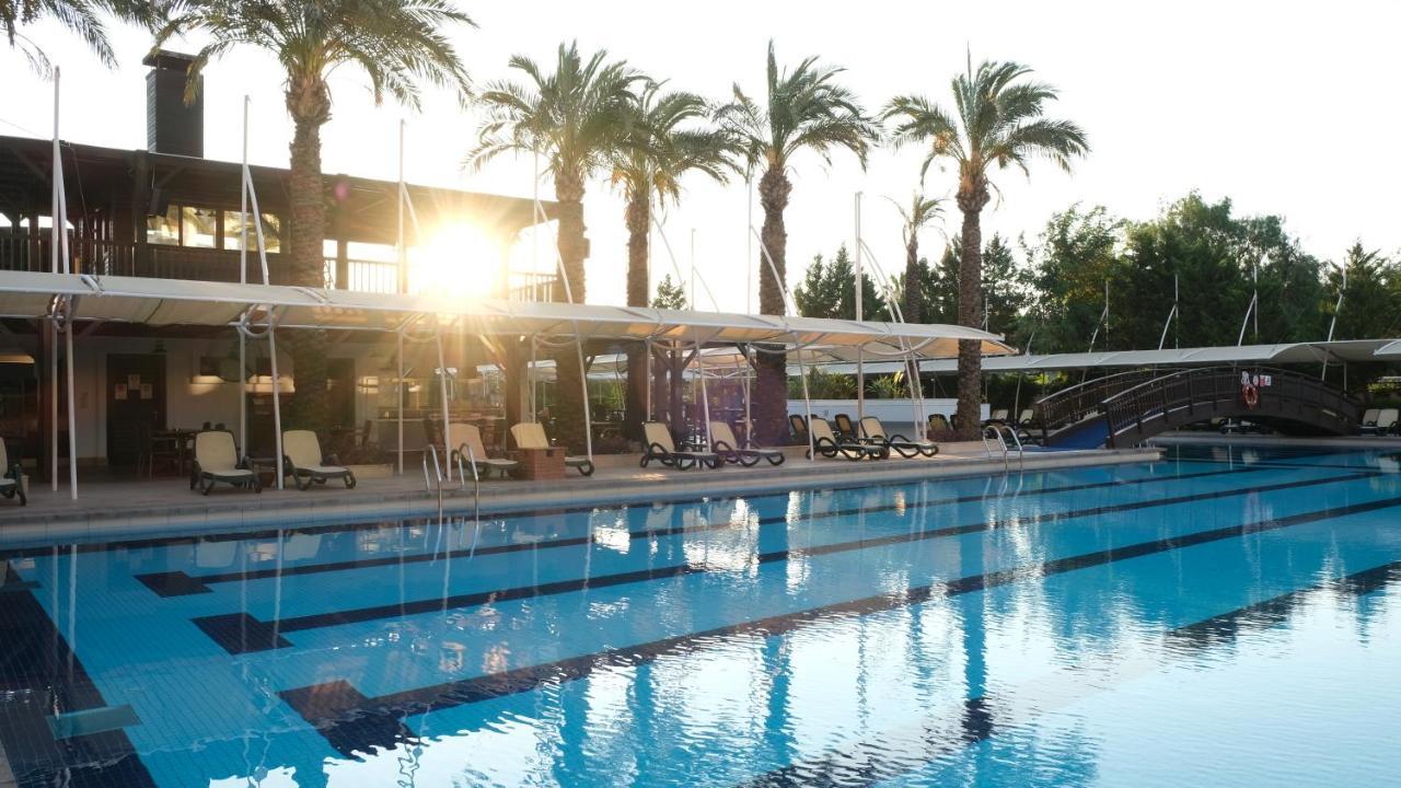 Crystal De Luxe Resort & Spa Kemer Exterior foto