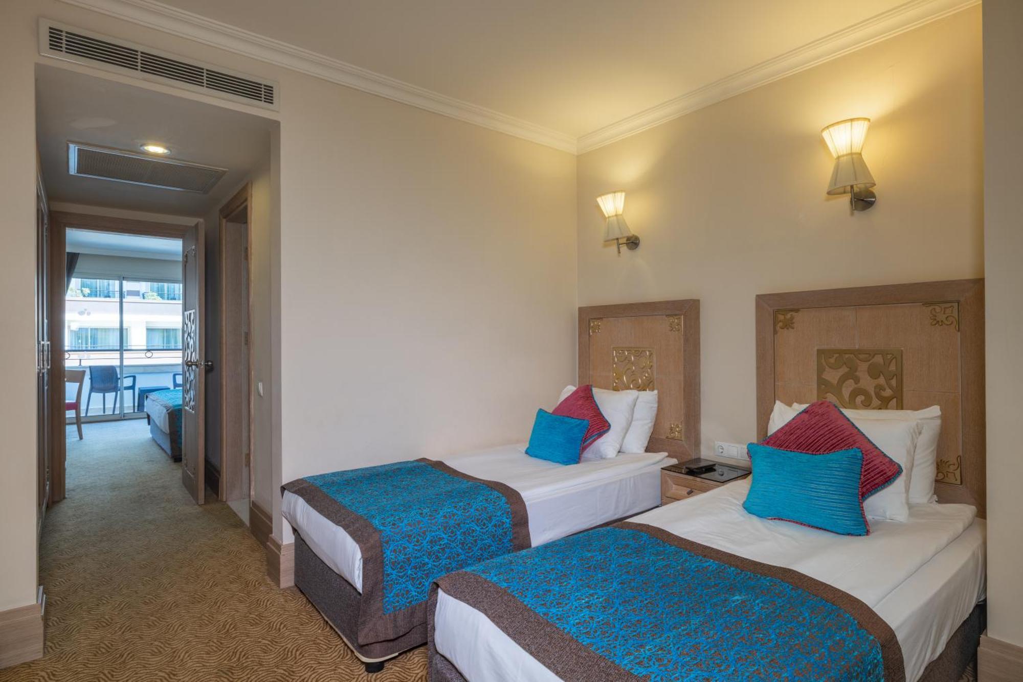 Crystal De Luxe Resort & Spa Kemer Exterior foto